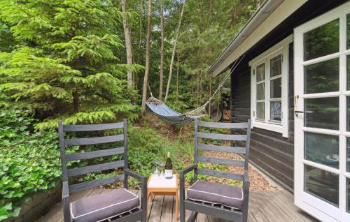 Garden, Three-Bedroom Holiday Home In Ebeltoft in Femmoller