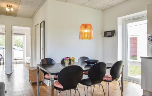  Cozy Home In Ringkøbing With Wifi in Ringkøbing