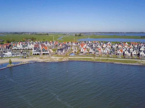 Spacious holiday home near Amsterdam