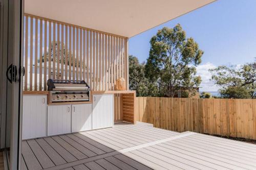 Bay Days - Binalong Bay