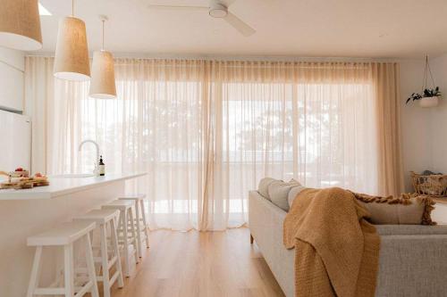 Bay Days - Binalong Bay