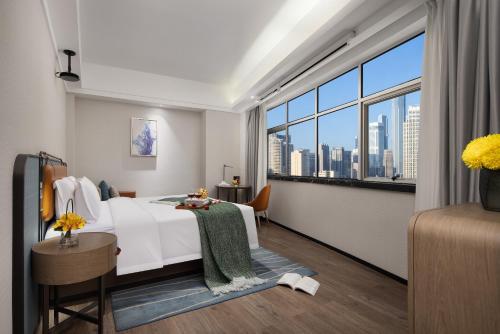 Anya Hotel -Next to Jiefang West Bar Street 2 minutes to the subway station free coffee free laundry free gym, huge windows Anya Hotel -Next to Jiefang West Bar Street 2 minutes to the subway station free coffee free laundry free gym, huge windows