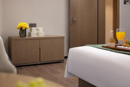 Anya Hotel -Next to Jiefang West Bar Street 2 minutes to the subway station free coffee free laundry free gym, huge windows Anya Hotel -Next to Jiefang West Bar Street 2 minutes to the subway station free coffee free laundry free gym, huge windows