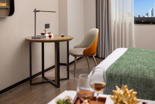 Anya Hotel -Next to Jiefang West Bar Street 2 minutes to the subway station free coffee free laundry free gym, huge windows Anya Hotel -Next to Jiefang West Bar Street 2 minutes to the subway station free coffee free laundry free gym, huge windows