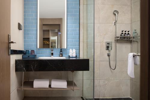 Anya Hotel -Next to Jiefang West Bar Street 2 minutes to the subway station free coffee free laundry free gym, huge windows Anya Hotel -Next to Jiefang West Bar Street 2 minutes to the subway station free coffee free laundry free gym, huge windows