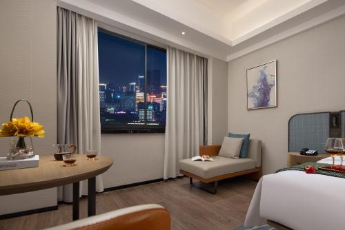 Anya Hotel -Next to Jiefang West Bar Street 2 minutes to the subway station free coffee free laundry free gym, huge windows Anya Hotel -Next to Jiefang West Bar Street 2 minutes to the subway station free coffee free laundry free gym, huge windows