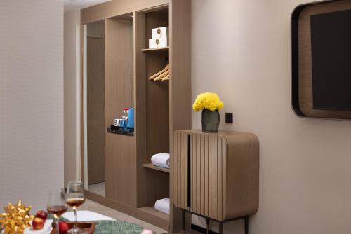 Anya Hotel -Next to Jiefang West Bar Street 2 minutes to the subway station free coffee free laundry free gym, huge windows Anya Hotel -Next to Jiefang West Bar Street 2 minutes to the subway station free coffee free laundry free gym, huge windows