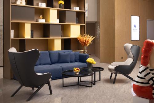 Anya Hotel -Next to Jiefang West Bar Street 2 minutes to the subway station free coffee free laundry free gym, huge windows Anya Hotel -Next to Jiefang West Bar Street 2 minutes to the subway station free coffee free laundry free gym, huge windows