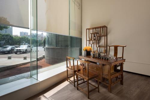 Anya Hotel -Next to Jiefang West Bar Street 2 minutes to the subway station free coffee free laundry free gym, huge windows Anya Hotel -Next to Jiefang West Bar Street 2 minutes to the subway station free coffee free laundry free gym, huge windows