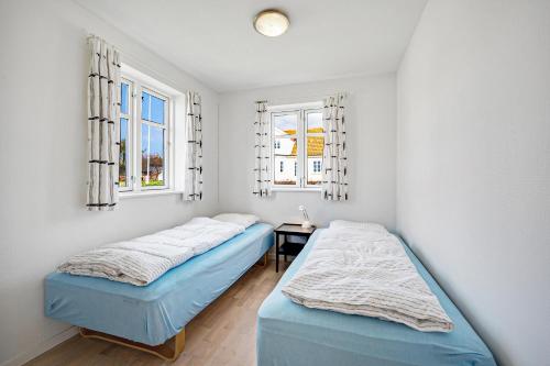 Three-Bedroom Holiday Home  image 8