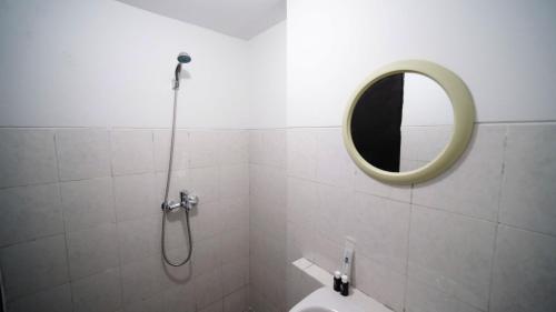 One-Bedroom Apartment image 8