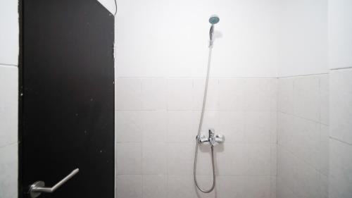 One-Bedroom Apartment image 5
