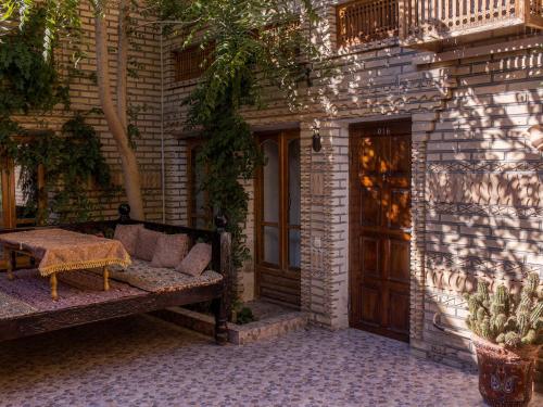 Sasha & Son Hotel – Bukhara, DC