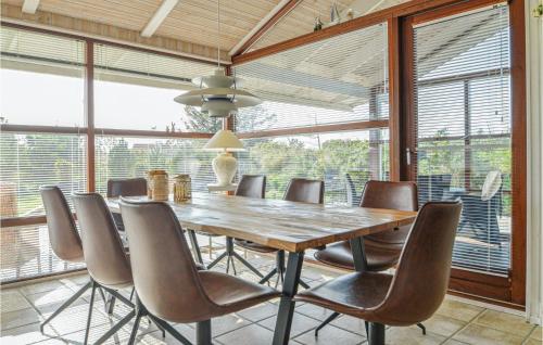  Three-Bedroom Holiday Home In Blokhus in Blokhus