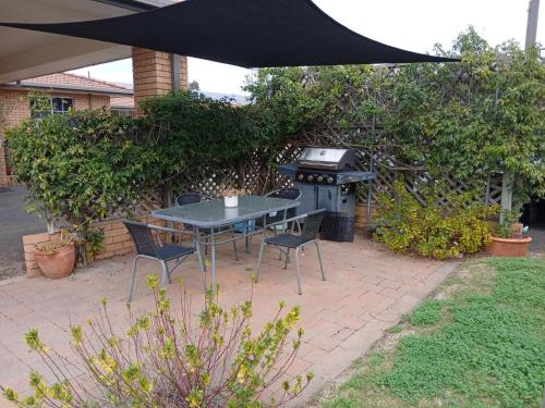 Létesítmények, Aaron Inn Motel near Narrabri repülőtér