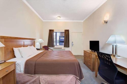 Travelodge by Wyndham Pasadena Central in Pasadena, USA