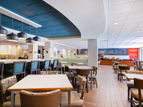 Hampton Inn Cocoa Beach - image 7