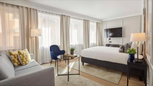 Deluxe King Room with Sauna image 3