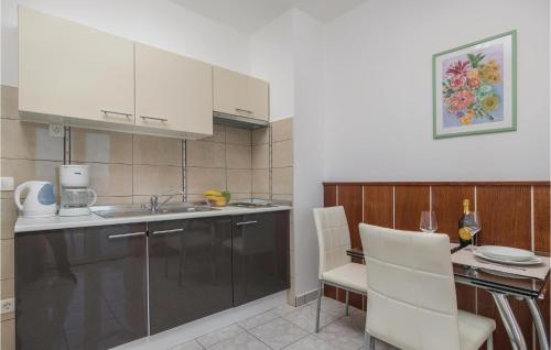 Konyha, Nice Apartment In Labin With Wifi in Ravni