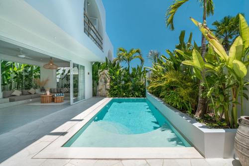 Villa Anassa - 2BR Chic Mediterranean Canggu Escape - image 4