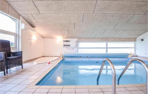 Kitchen, Nice Home In Ebeltoft With Sauna in Holme