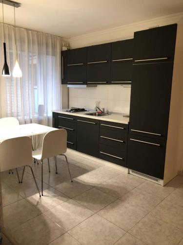 One-Bedroom Apartment image 10