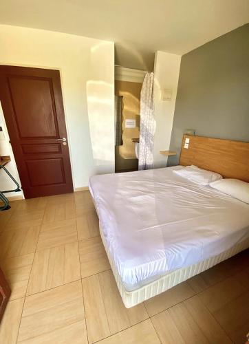 1 queen bed