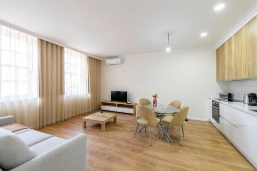 Maria de Lurdes Residencias in Azurem