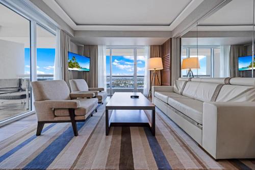 Beachfront Condo with Spacious Balcony Beachfront Condo with Spacious Balcony