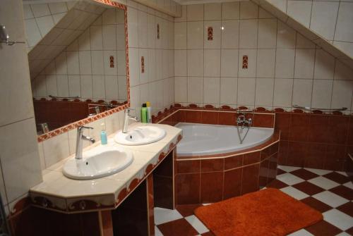 Exigens House, Budapeszt (zdjęcie 7)