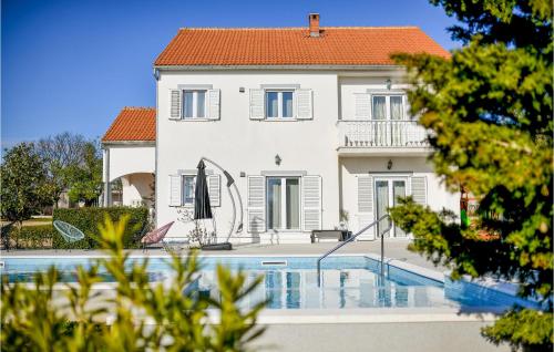 Viesnīcas āriene, Beautiful Home In Tinj in Gorica