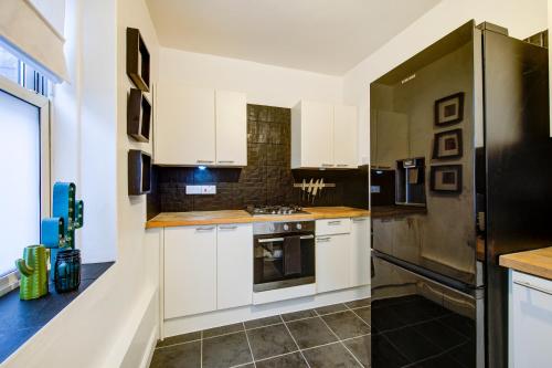 Brick Lane Apartment - image 7