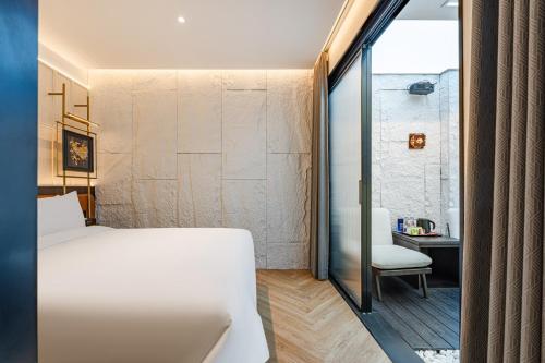 Habitación doble, sin ventanas