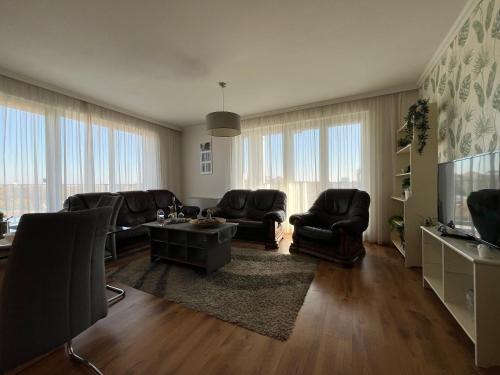 Great Forest View Penthouse Apartment in เซสตาเคิร์ต