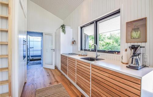 مطبخ, Three-Bedroom Holiday Home In Juelsminde in Juelsminde Town Center