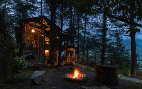Kudrat - A Boutique Homestay- Tirthan Valley, Banjār (foto 10)