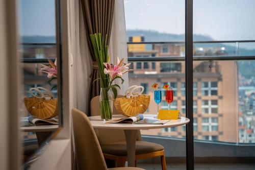 Chambre avec 2 lits, deluxe, vue sur la ville, balcon