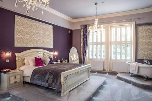 Derby Manor in Boscombe