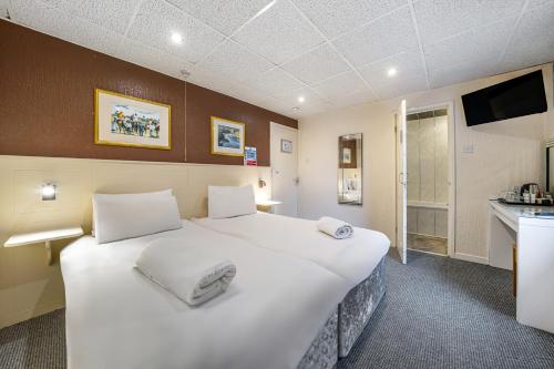 Standard Twin Room room in Bluewaters Hotel Blackpool North Promenade