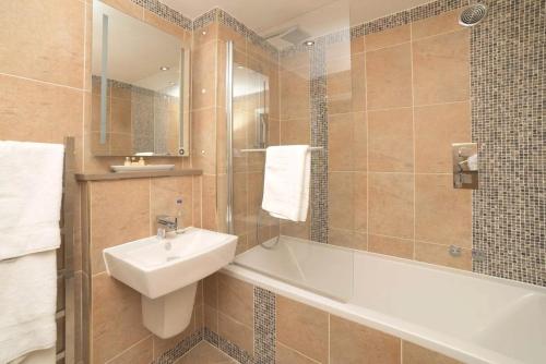 Executive Double Room image 10