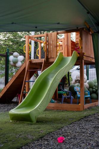 สนามเด็กเล่น, Hotel Premier Botosani in โบโตซานี