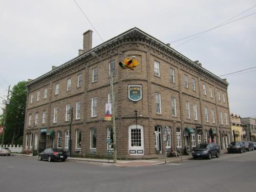 Baldachin Inn - Accommodation - Merrickville