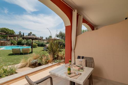 Chambre double avec 1 ou 2 lits, deluxe, vue sur la piscine