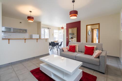 кухня, Fééria - Appartement au calme proche de Disneyland Paris (Feeria - Appartement au calme proche de Disneyland Paris) in Шессі