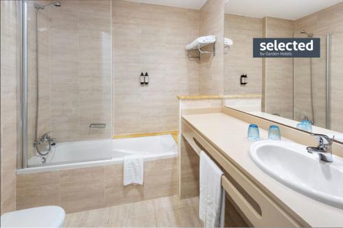 Selected Club Deluxe Hydro Superior Room Sea View