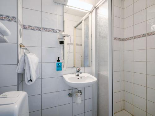 Finnsnes Hotel - image 11
