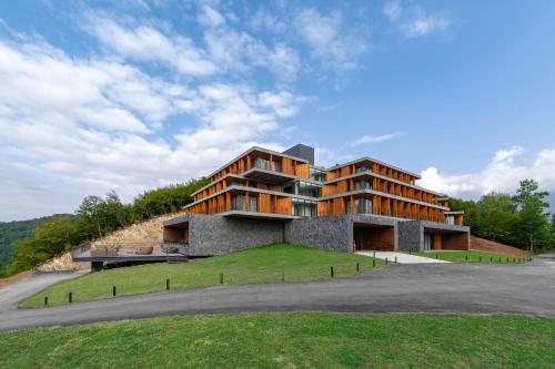 611751613 Kvareli Lake Resort