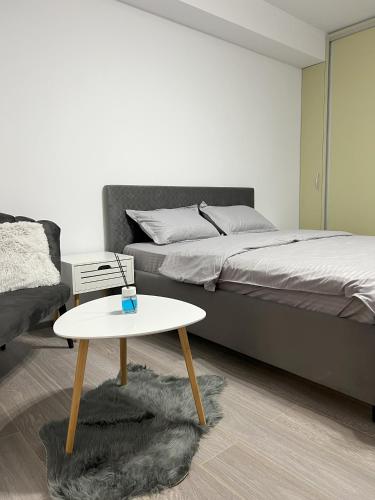 Refined Studio Haven at Exigent Plaza - 08