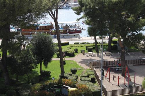 Hostel Petra Marina - image 10