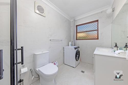 KozyGuru Thornleigh Charming Two-Bed Townhouse